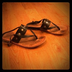 LIKE NEW - Frye Avery Sandals Size 7.